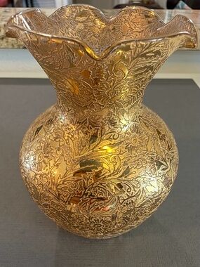 Ornate Gold Floral Glass Vase - Elegant Home Accent
